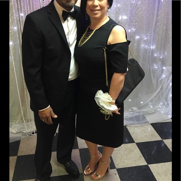 Zara Beautiful Off The Shoulder Black Dress. - Picture 5 of 7